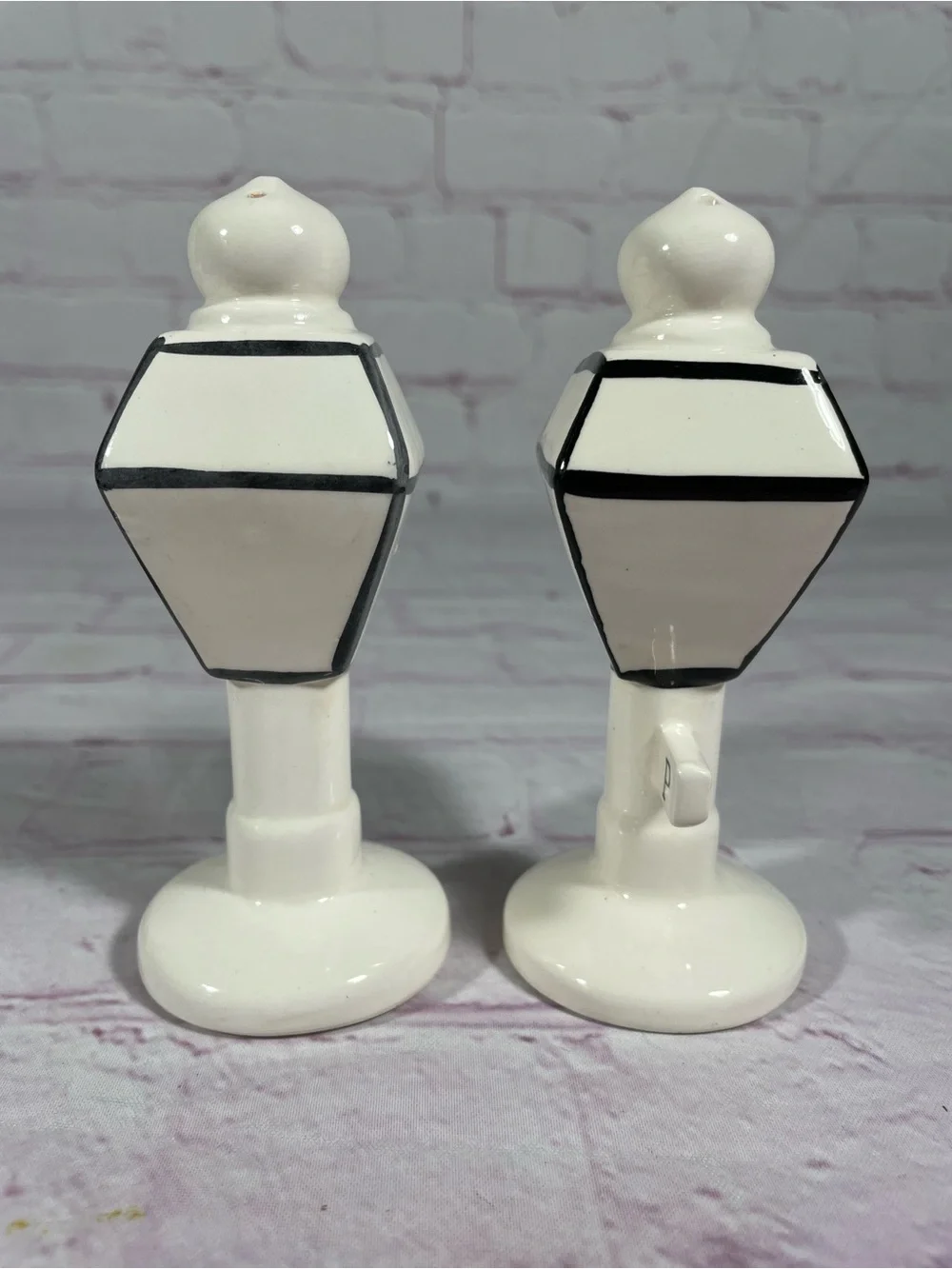 Vintage Nanco Lobster Ceramic Street Light Lantern Salt and Pepper Shaker Pair